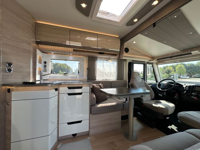 5 Guglielmi camper usati - Rapido 896 F-dinette1