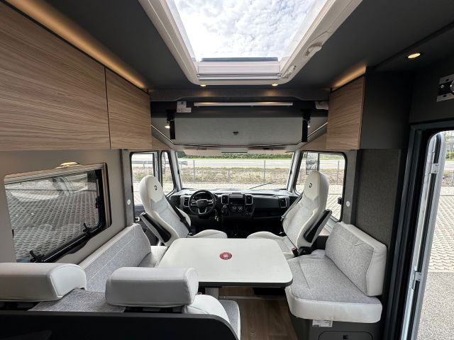 6 Guglielmi camper nuovi - Dethleffs Trend I 6817 EB-dinette2