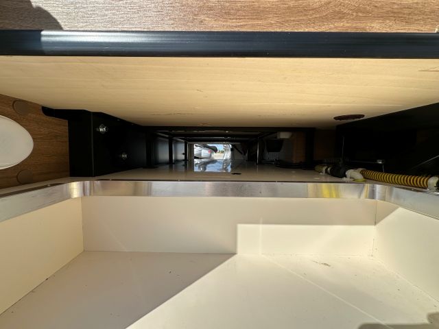 6 Guglielmi camper usati - Mobilvetta K-yacht Tekno Line 90-doppio fondo2