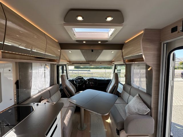 6 Guglielmi camper usati - Rapido 896 F-dinette2