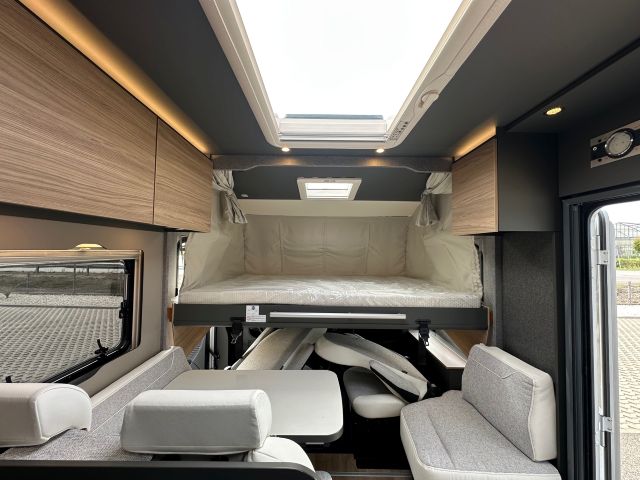 7 Guglielmi camper nuovi - Dethleffs Trend I 6817 EB-dinette e basculante