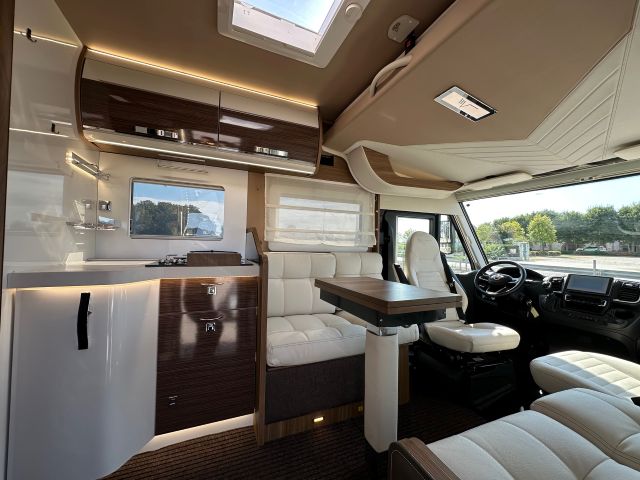 7 Guglielmi camper usati - Mobilvetta K-yacht Tekno Line 90-dinette1