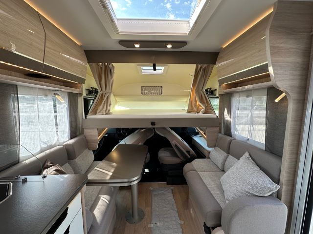 8 Guglielmi camper usati - Rapido 896 F-dinette e basculante