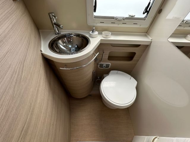 19 Guglielmi camper usati - Mobilvetta K-Yacht Tekno Line 86-bagno