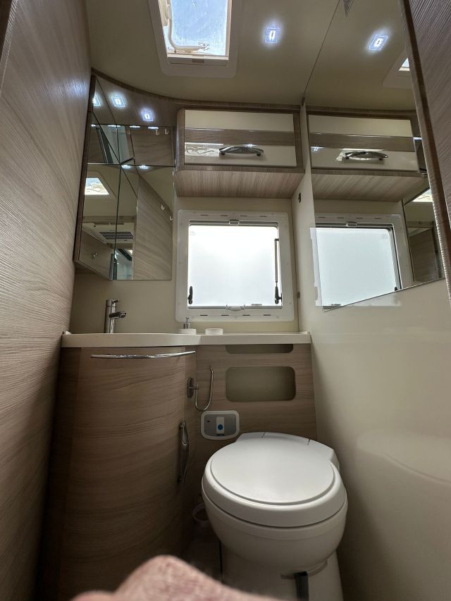 20 Guglielmi camper usati - Mobilvetta K-Yacht Tekno Line 86-wc e lavello