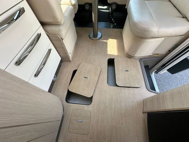 5 Guglielmi camper usati - Mobilvetta K-Yacht Tekno Line 86-doppio fondo