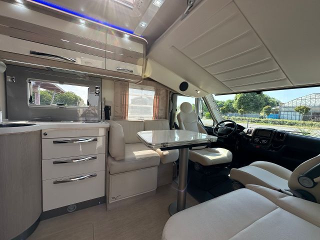 6 Guglielmi camper usati - Mobilvetta K-Yacht Tekno Line 86-dinette1